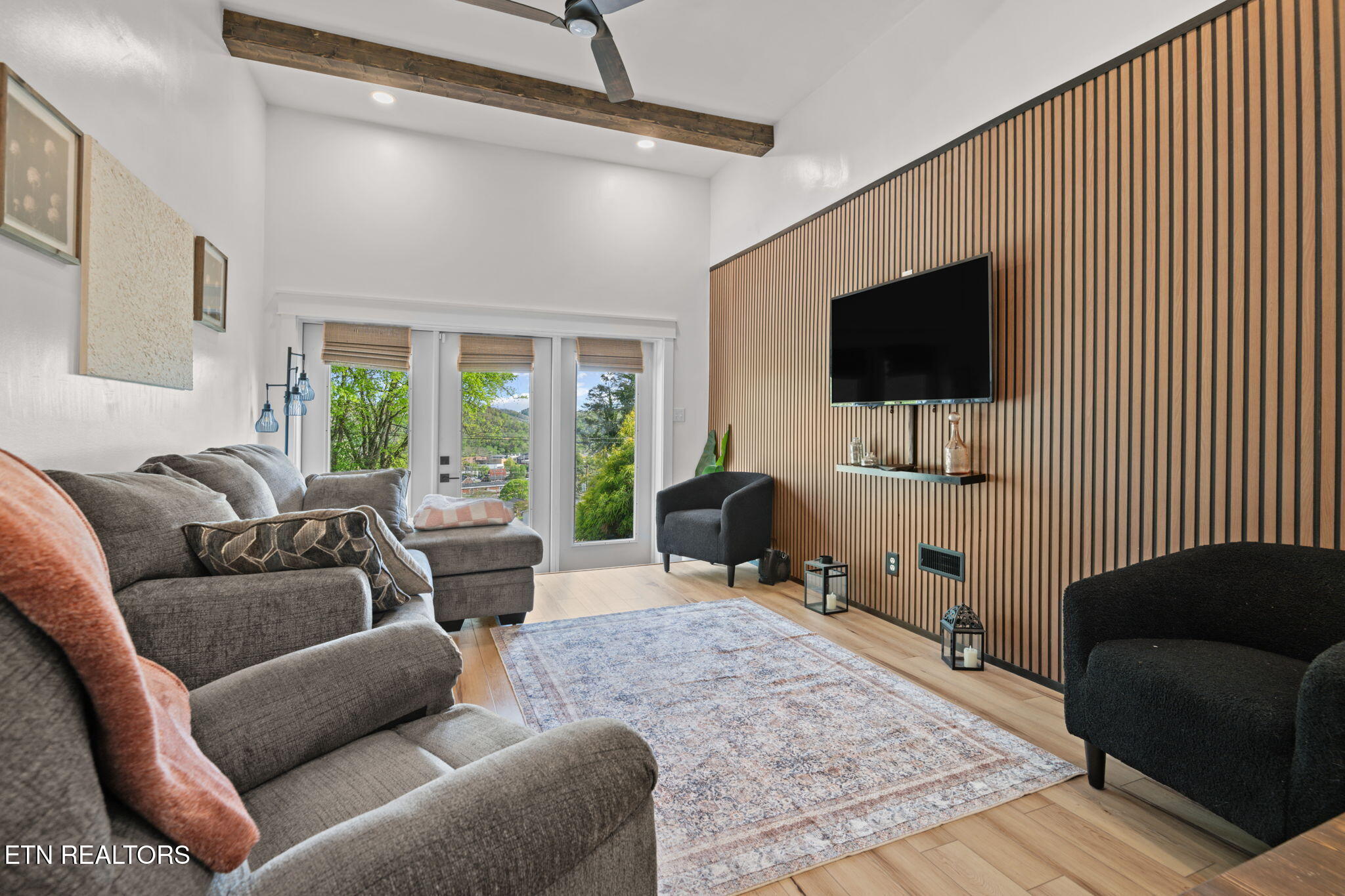 318 Hickory Street Clinton, TN 37716 - Photo 23 of 32 9-web-or-mls-318 Hickory St-14