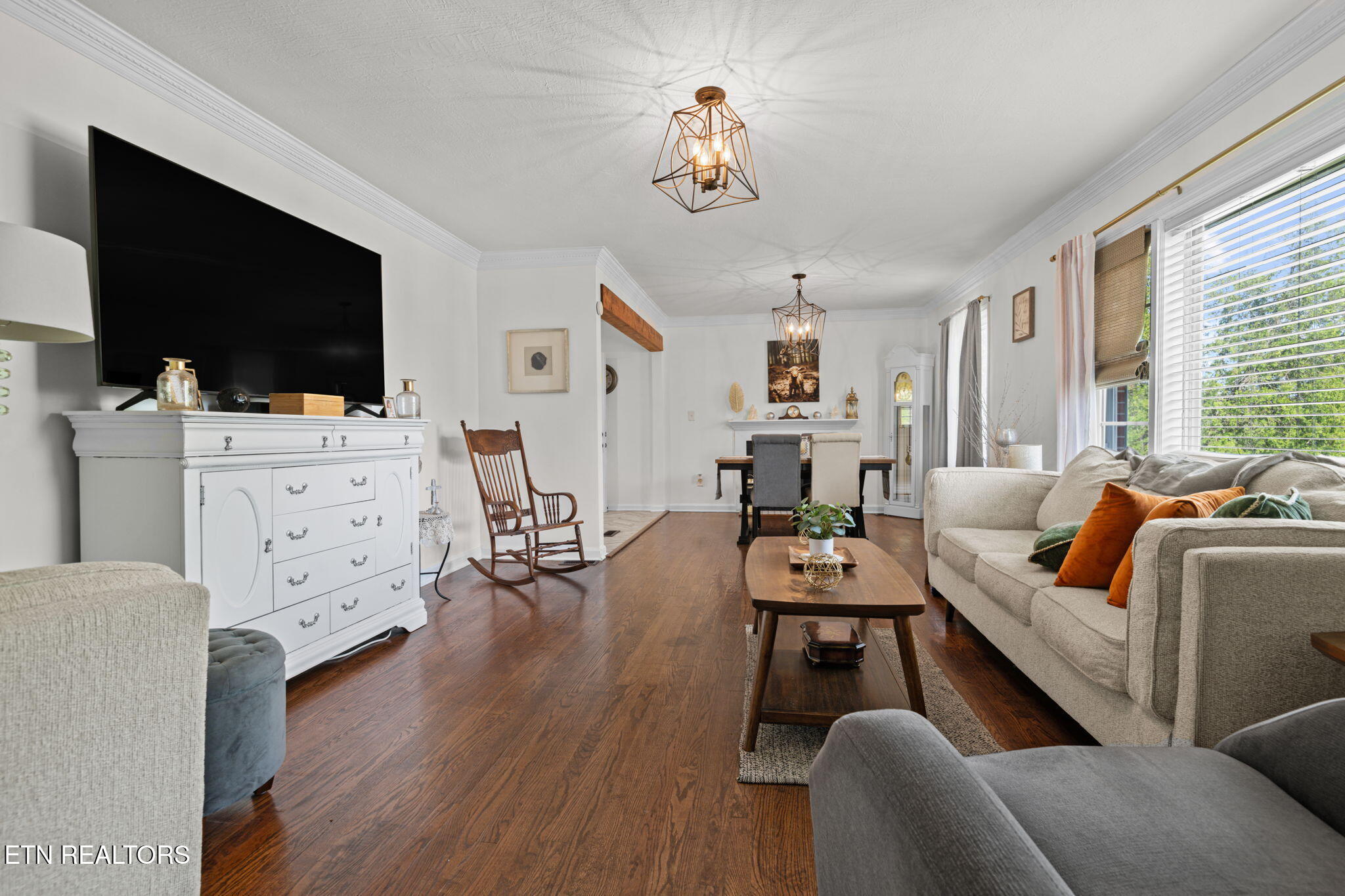 318 Hickory Street Clinton, TN 37716 - Photo 4 of 32 32-web-or-mls-318 Hickory St-74