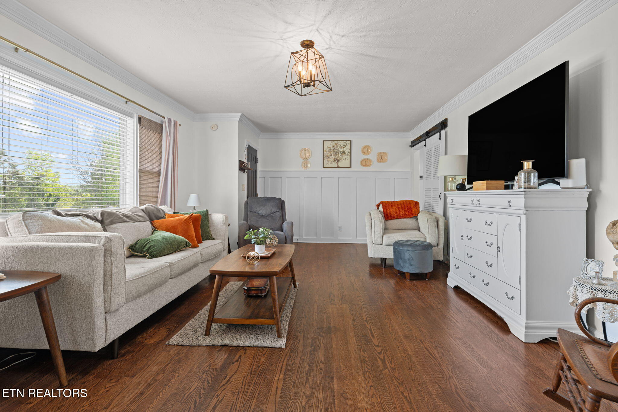 318 Hickory Street Clinton, TN 37716 - Photo 5 of 32 29-web-or-mls-318 Hickory St-59