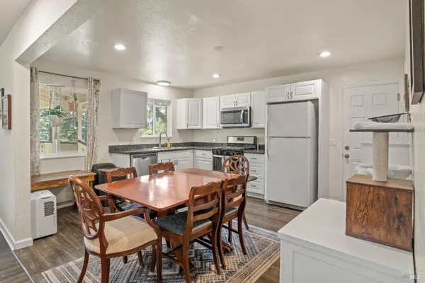 $325,000 | 2021 Peacock Drive, Willits, CA 95490