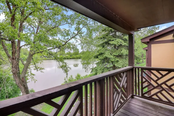 $275,000 | 1782 Gloucester Court, Unit B, Wheaton, IL 60189