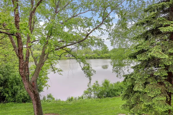 $275,000 | 1782 Gloucester Court, Unit B, Wheaton, IL 60189
