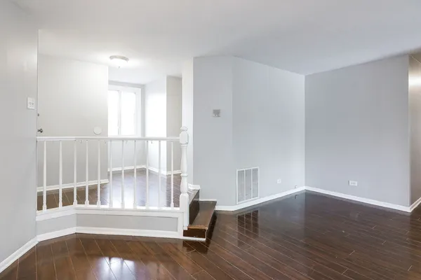 $275,000 | 1782 Gloucester Court, Unit B, Wheaton, IL 60189