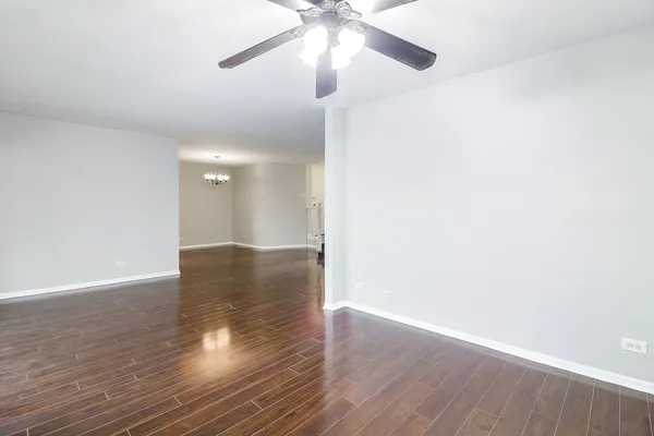 $275,000 | 1782 Gloucester Court, Unit B, Wheaton, IL 60189