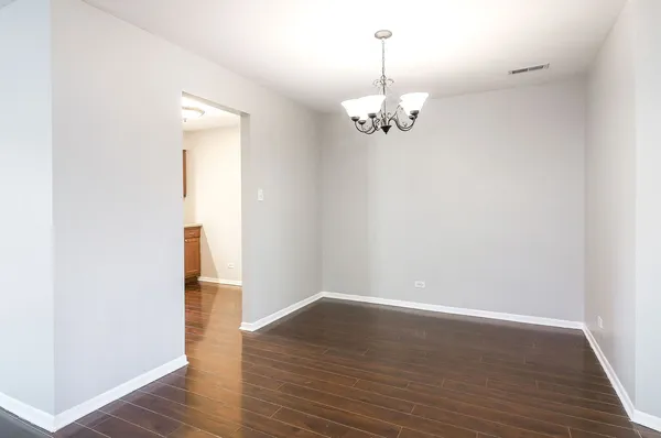 $275,000 | 1782 Gloucester Court, Unit B, Wheaton, IL 60189
