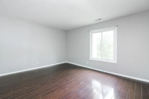 $275,000 | 1782 Gloucester Court, Unit B, Wheaton, IL 60189