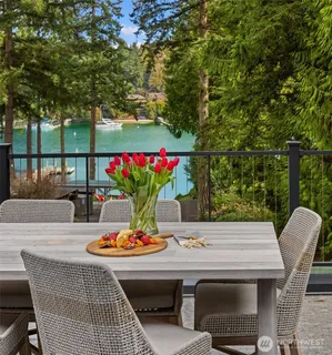 $4,250,000 | 11710 Arrow Point Drive Northeast, Bainbridge Island, WA 98110