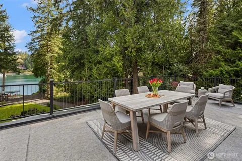 $3,995,000 | 11710 Arrow Point Drive Northeast, Bainbridge Island, WA 98110