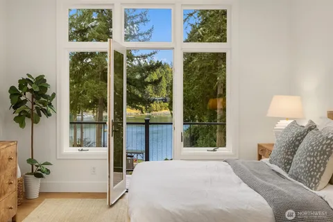 $3,995,000 | 11710 Arrow Point Drive Northeast, Bainbridge Island, WA 98110