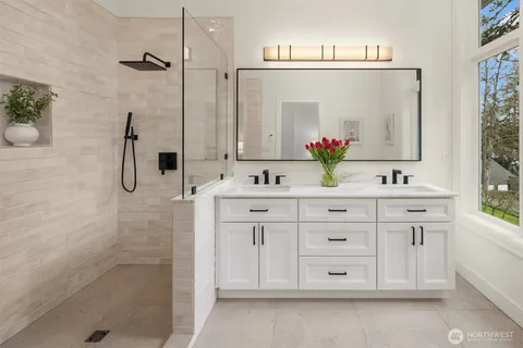 $3,995,000 | 11710 Arrow Point Drive Northeast, Bainbridge Island, WA 98110