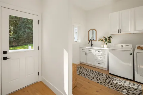 $4,250,000 | 11710 Arrow Point Drive Northeast, Bainbridge Island, WA 98110