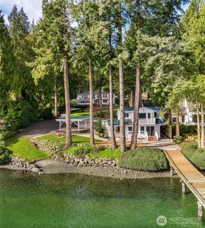 $3,995,000 | 11710 Arrow Point Drive Northeast, Bainbridge Island, WA 98110