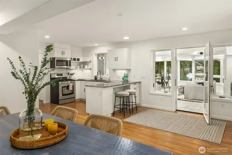 $3,995,000 | 11710 Arrow Point Drive Northeast, Bainbridge Island, WA 98110