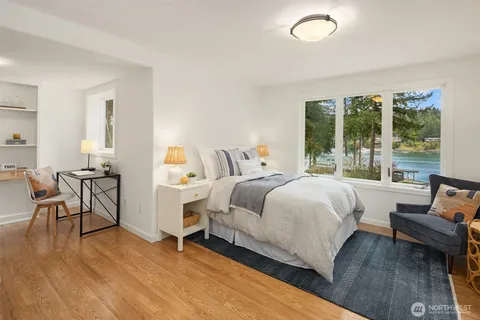 $3,995,000 | 11710 Arrow Point Drive Northeast, Bainbridge Island, WA 98110