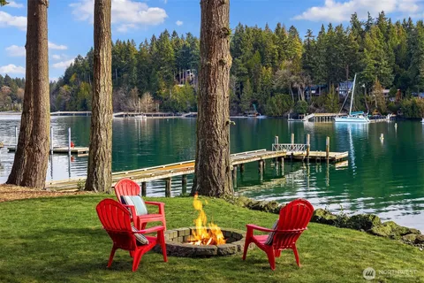 $4,250,000 | 11710 Arrow Point Drive Northeast, Bainbridge Island, WA 98110
