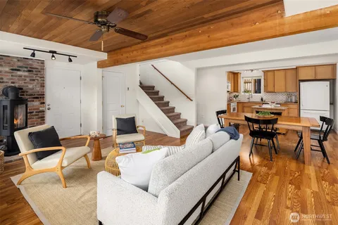 $4,250,000 | 11710 Arrow Point Drive Northeast, Bainbridge Island, WA 98110