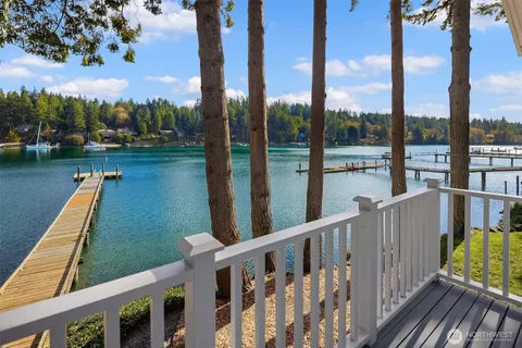$4,250,000 | 11710 Arrow Point Drive Northeast, Bainbridge Island, WA 98110