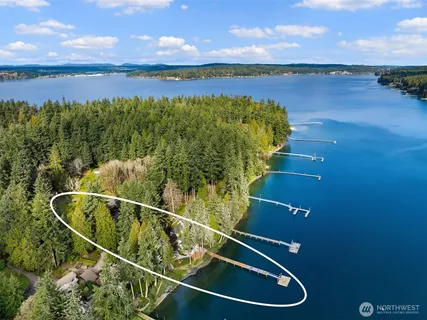$4,250,000 | 11710 Arrow Point Drive Northeast, Bainbridge Island, WA 98110