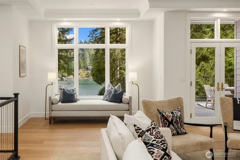 $4,250,000 | 11710 Arrow Point Drive Northeast, Bainbridge Island, WA 98110