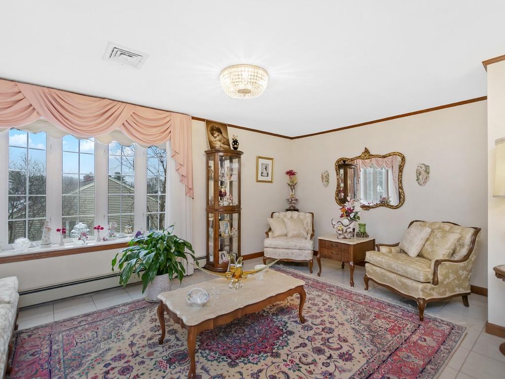 9 Harmon Road Waltham, MA 02452 - Photo 8 of 26 Gallery Image 8