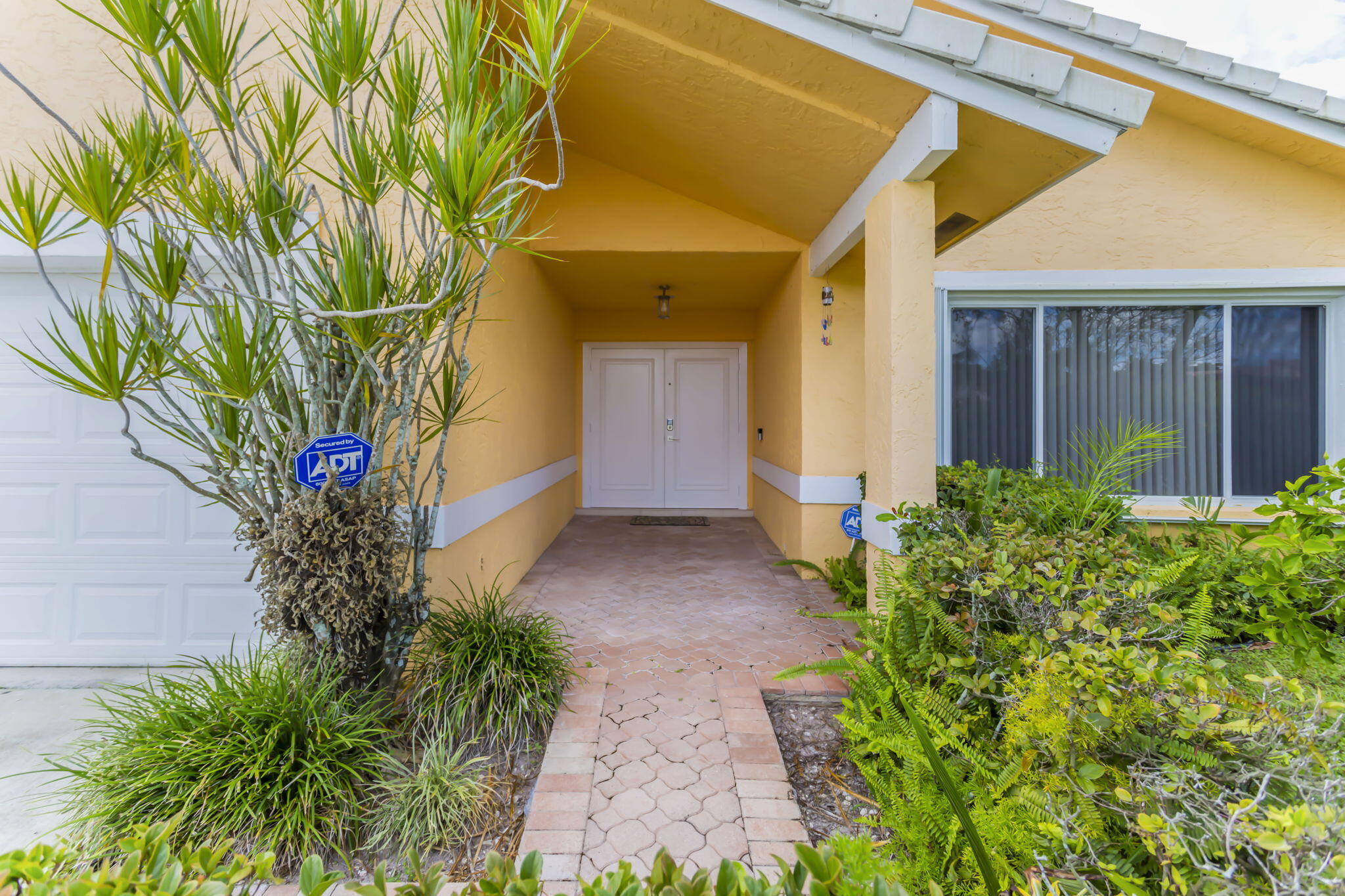 7572 Silver Woods Court Boca Raton, FL 33433 - Photo 2 of 23 61-web-or-mls-61