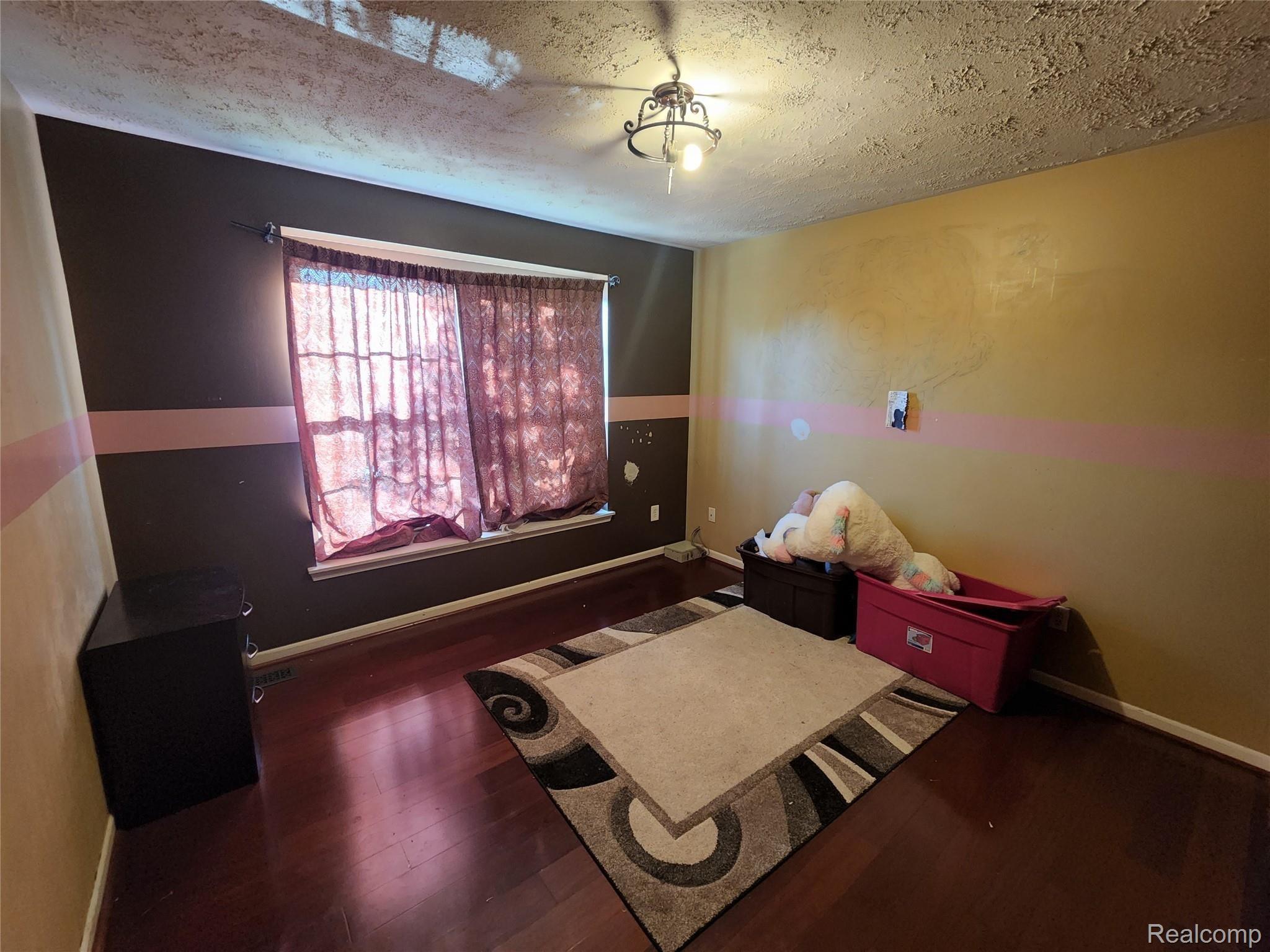 313 Cherry Lane Inkster, MI 48141 - Photo 21 of 32 20220523_190524.jpg