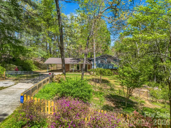$449,999 | 31 Firefly Lane, Saluda, NC 28773