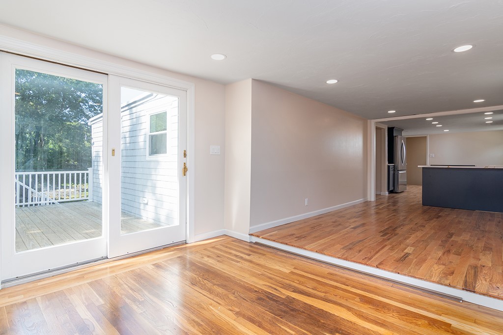 3785 Main Road Tiverton, RI 02878 - Photo 13 of 26
