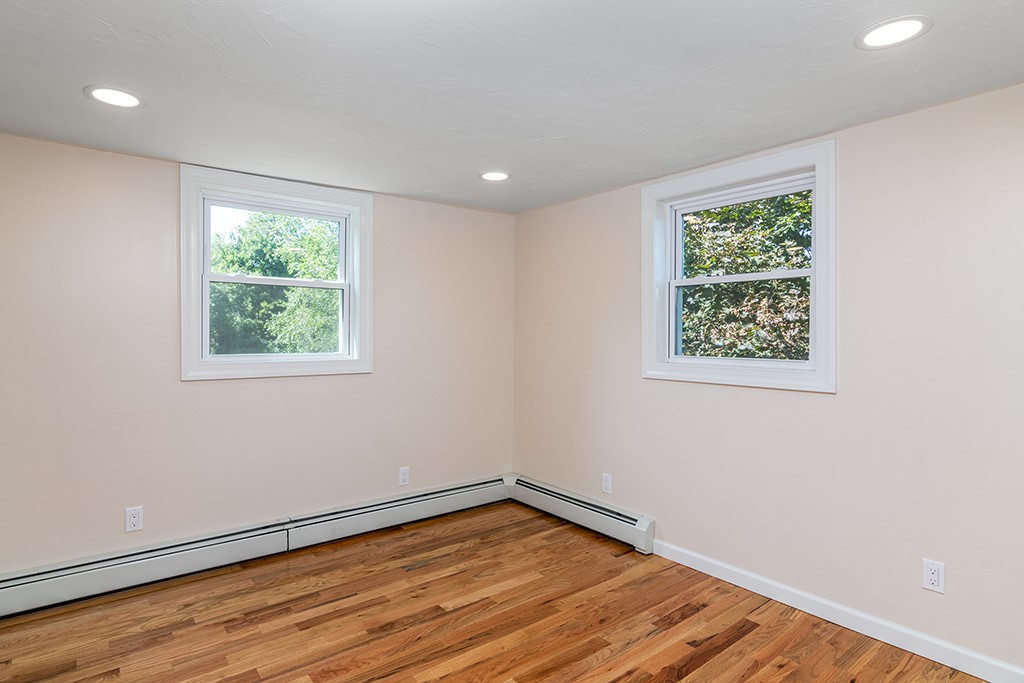 3785 Main Road Tiverton, RI 02878 - Photo 17 of 26