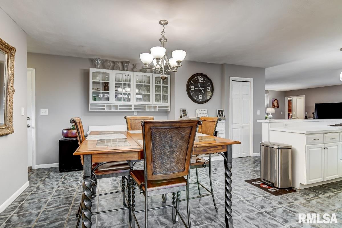 101 Cartwright Drive Springfield, IL 62704 - Photo 11 of 47 Gallery Image 11