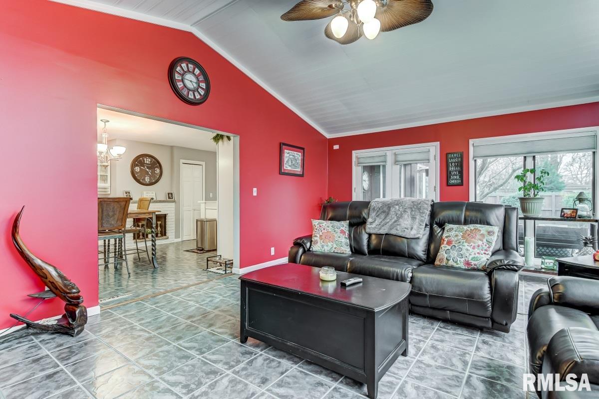 101 Cartwright Drive Springfield, IL 62704 - Photo 16 of 47 Gallery Image 16
