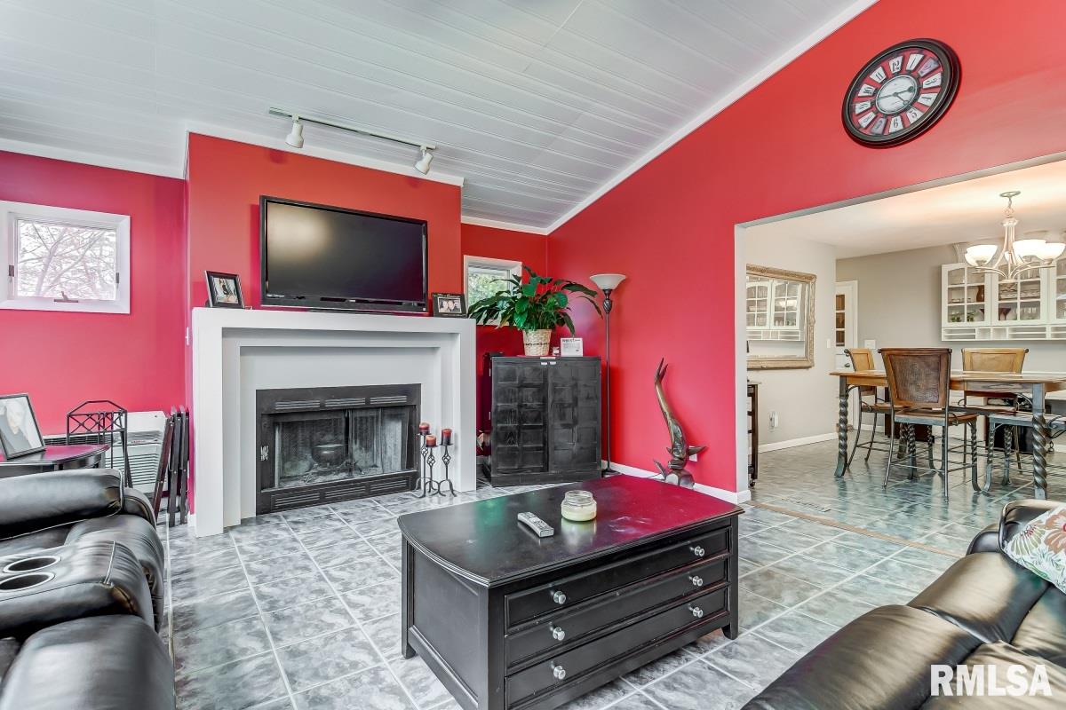 101 Cartwright Drive Springfield, IL 62704 - Photo 17 of 47 Gallery Image 17