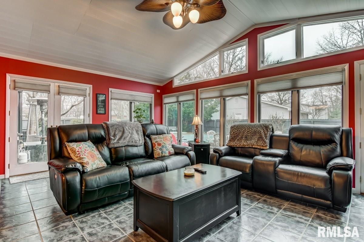 101 Cartwright Drive Springfield, IL 62704 - Photo 18 of 47 Gallery Image 18