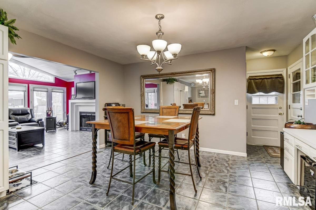 101 Cartwright Drive Springfield, IL 62704 - Photo 9 of 47 Gallery Image 9