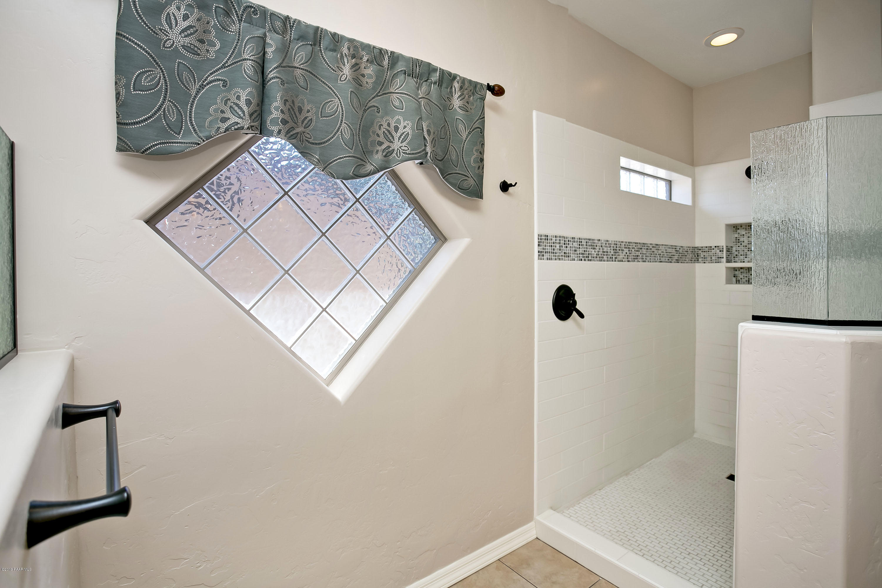 3280 Black Jack Ridge Road Prescott, AZ 86305 - Photo 15 of 33 Master Bathroom
