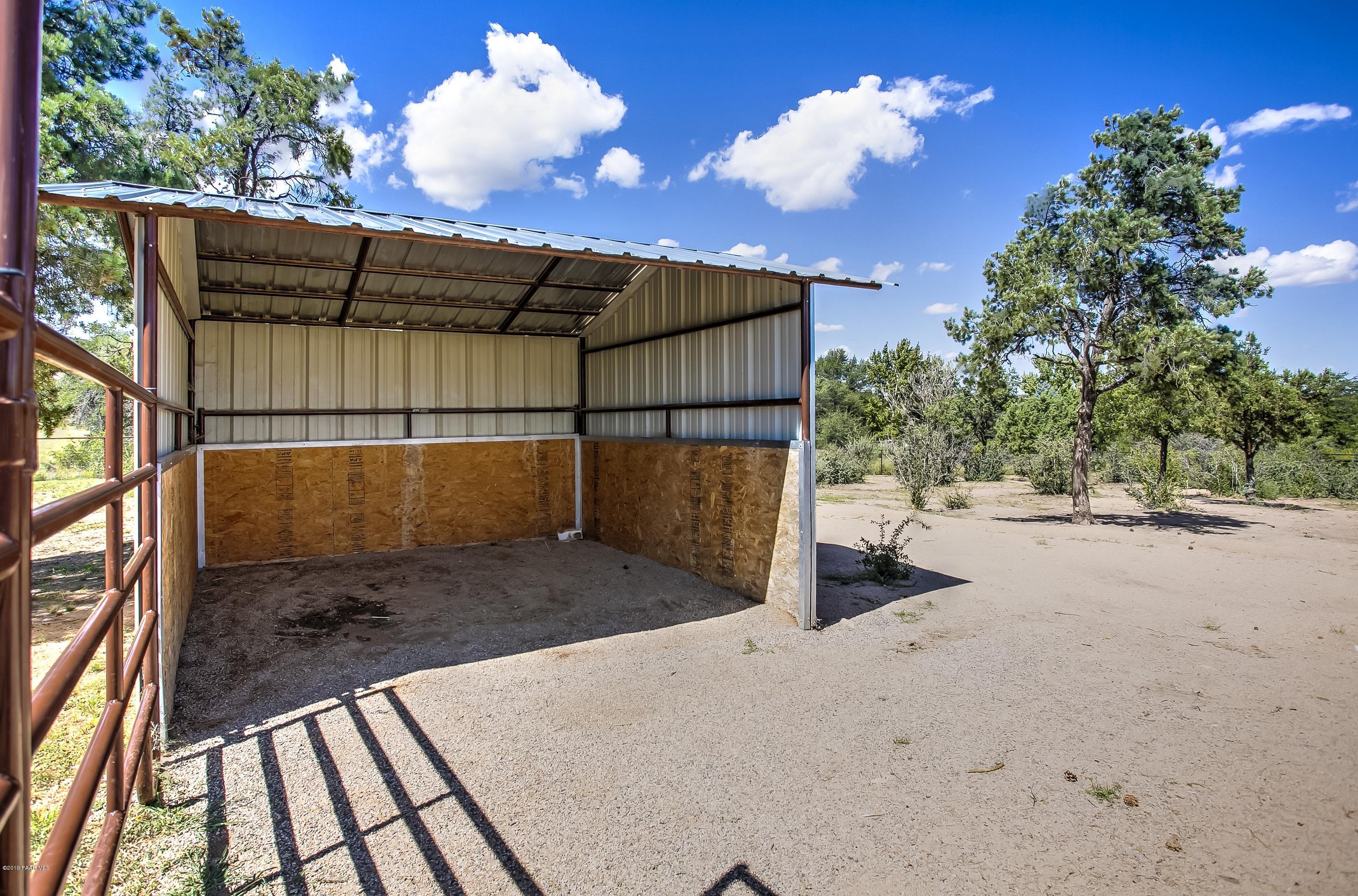 3280 Black Jack Ridge Road Prescott, AZ 86305 - Photo 30 of 33 Mare Barn & Turnout