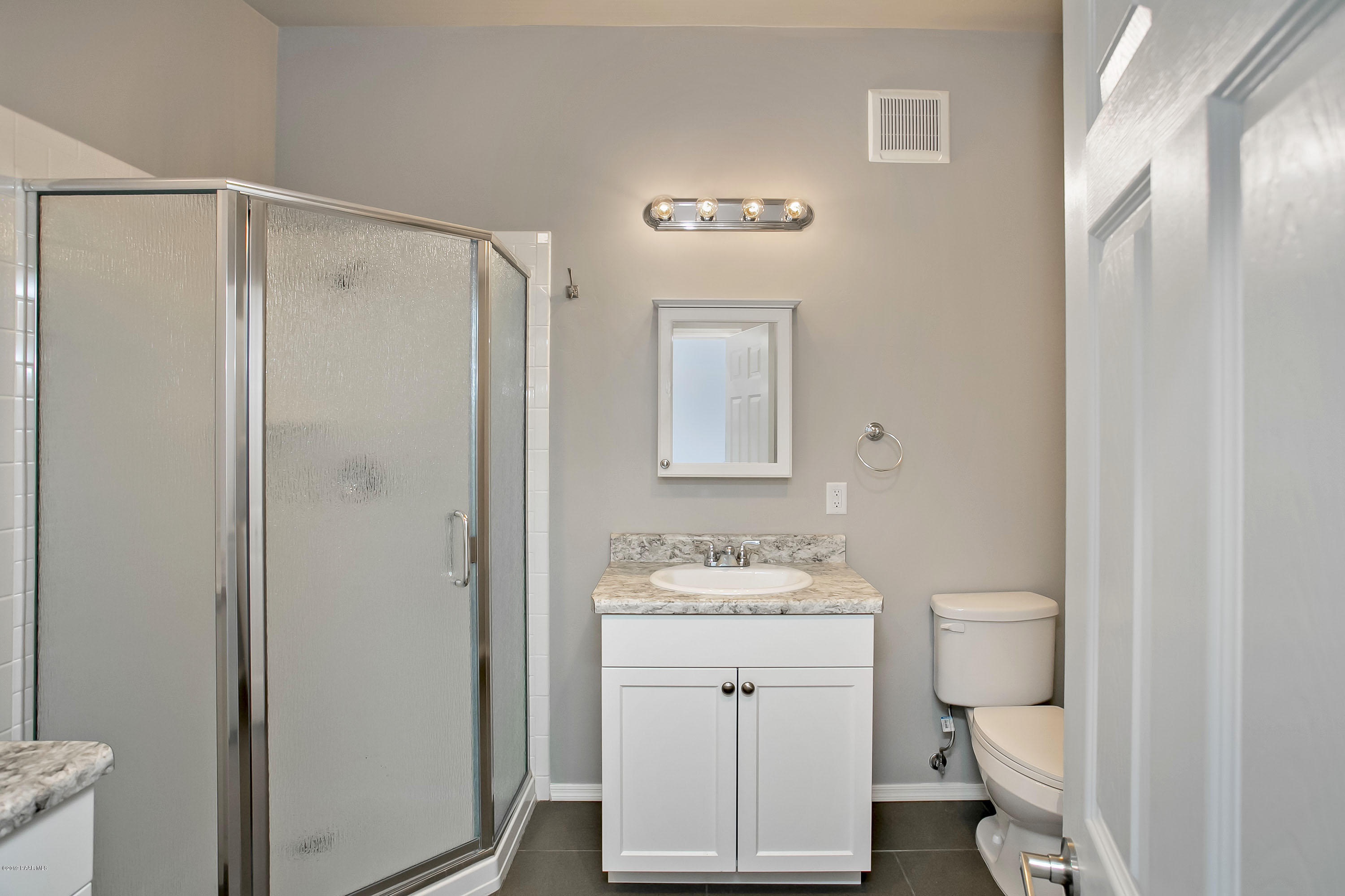 3280 Black Jack Ridge Road Prescott, AZ 86305 - Photo 33 of 33 Guest Bathroom
