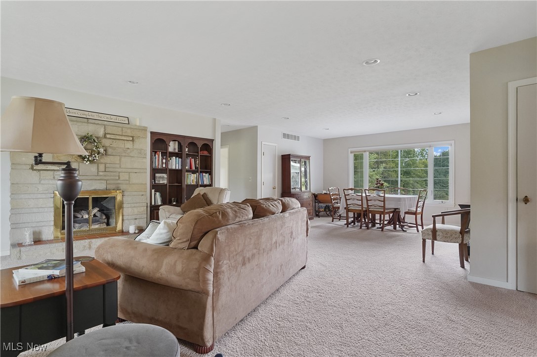 667 North Road Southeast Warren, OH 44484 - Photo 3 of 50 Gallery Image 3