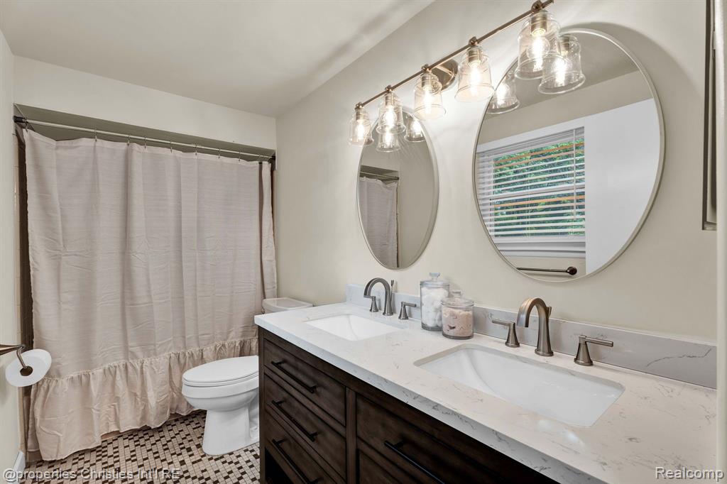 14090 Levan Road Livonia, MI 48154 - Photo 27 of 42