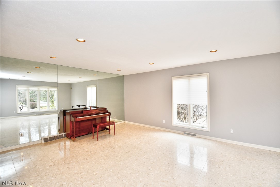2550 Cedarwood Road Pepper Pike, OH 44124 - Photo 12 of 35 formal living room