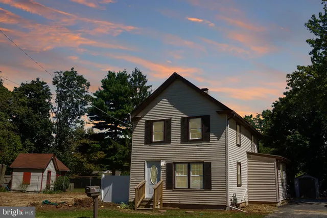 $2,200 | 1824 North Tuckahoe Road, Williamstown, NJ 08094