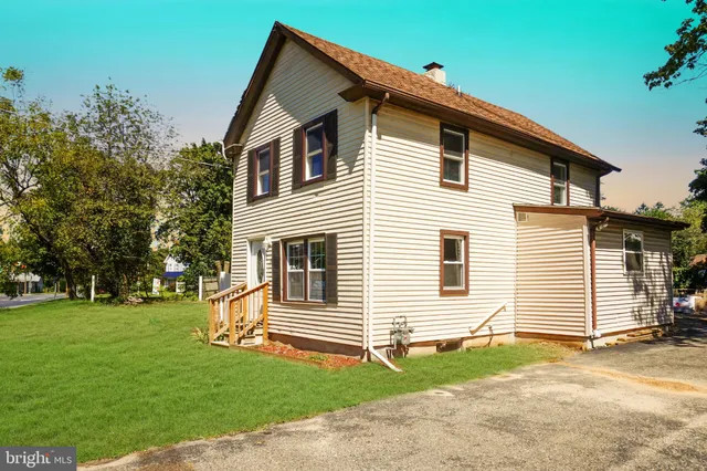 $2,200 | 1824 North Tuckahoe Road, Williamstown, NJ 08094