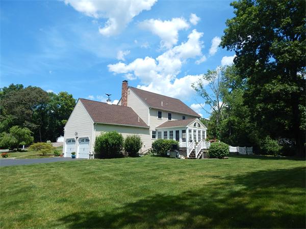1 Stephanie Road Medway, MA 02053 - Photo 3 of 30 Gallery Image 3