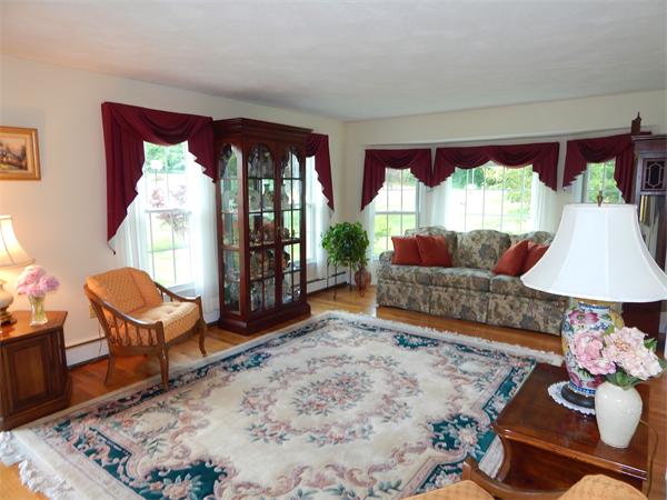 1 Stephanie Road Medway, MA 02053 - Photo 4 of 30 Gallery Image 4