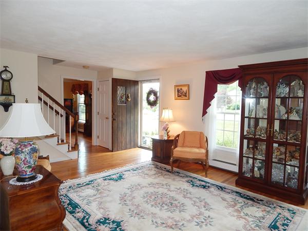 1 Stephanie Road Medway, MA 02053 - Photo 6 of 30 Gallery Image 6