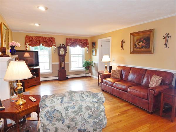 1 Stephanie Road Medway, MA 02053 - Photo 10 of 30 Gallery Image 10