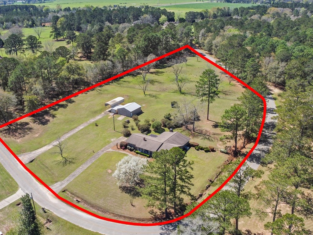 505 Beaver Creek Road Dothan, AL 36303 - Photo 2 of 52