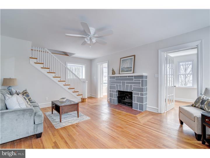 331 West Ridley Avenue Ridley Park, PA 19078 - Photo 15 of 25 Living Room