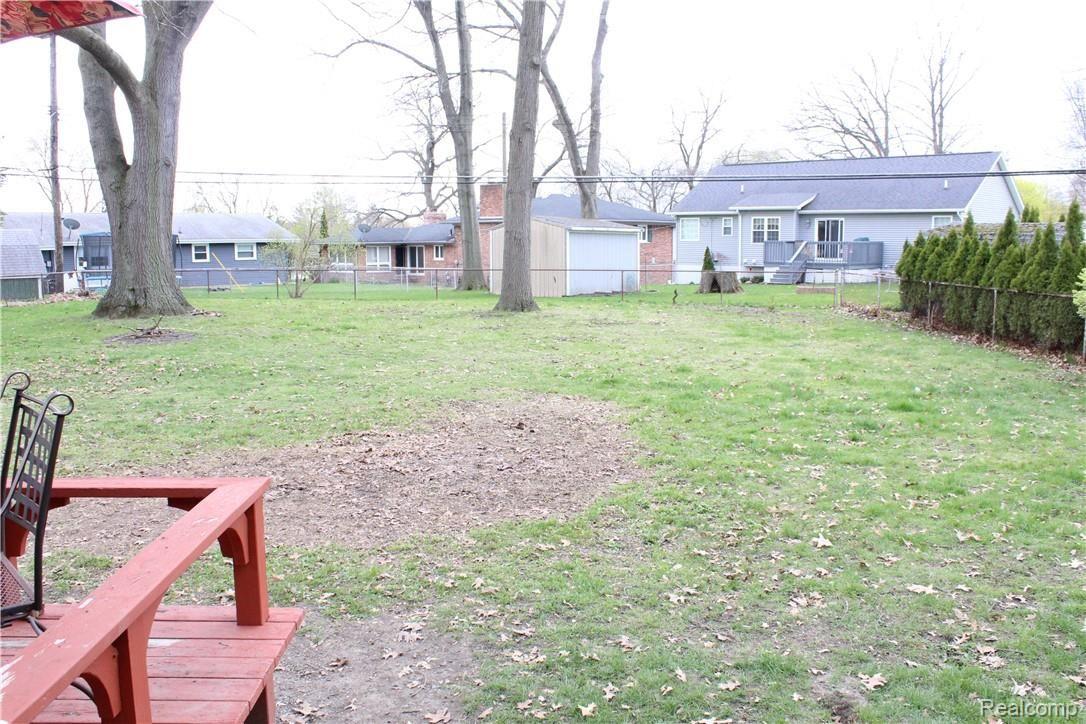 2441 Riverside Drive Port Huron, MI 48060 - Photo 8 of 39 IMG_1532.JPG