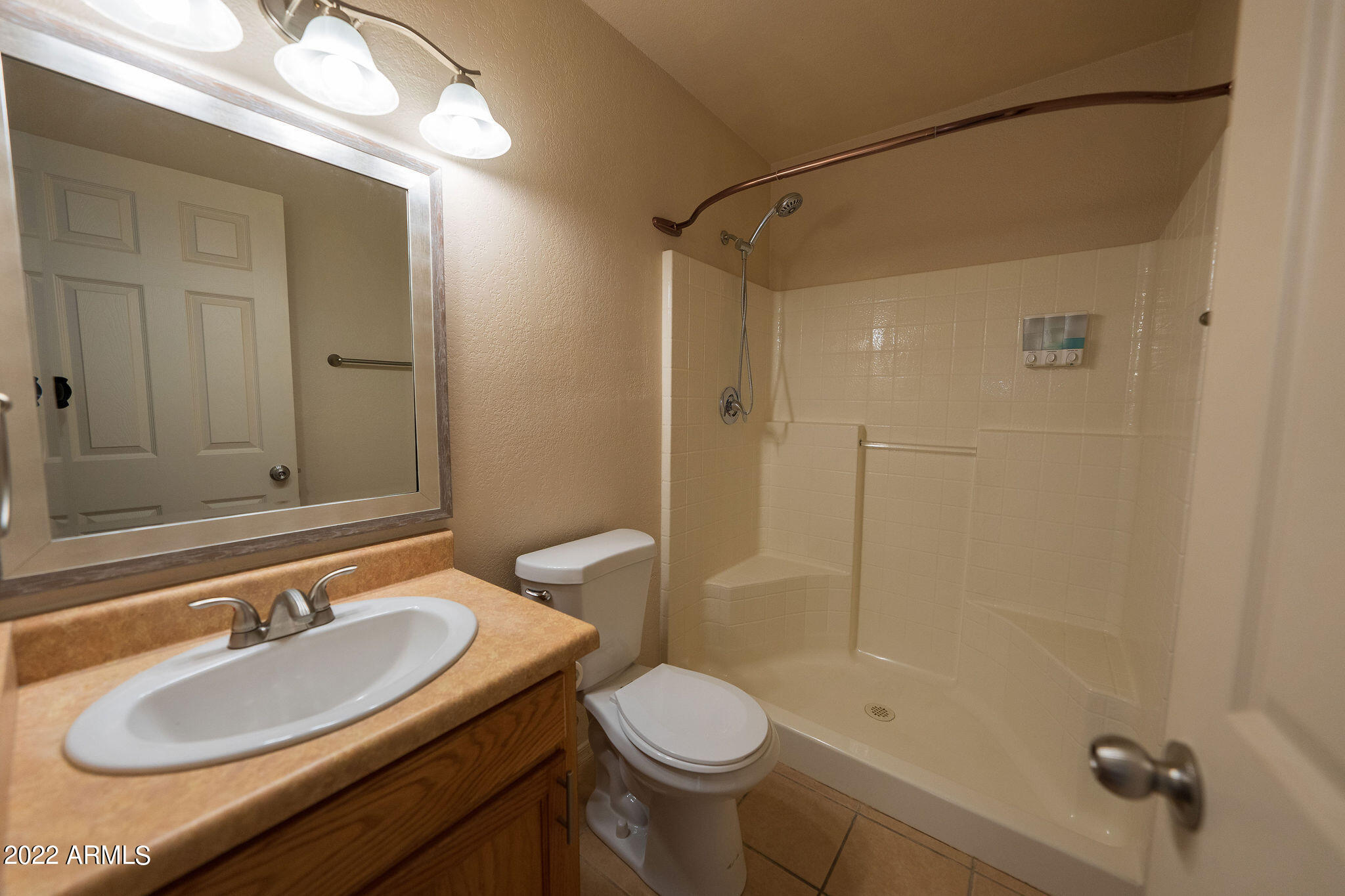 924 Via Puebla Rio Rico, AZ 85648 - Photo 18 of 34 guest bath